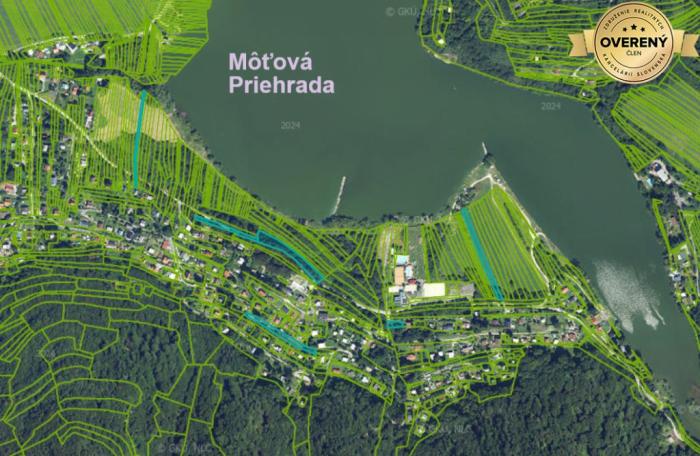Reality Pozemky 300m2-5000m2 pri priehrade, pôda, les- urbár. Môťová