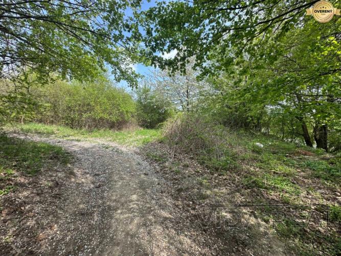 Reality Rekreačný pozemok 1 701 m² v atraktívnej lokalite Častá – Píla