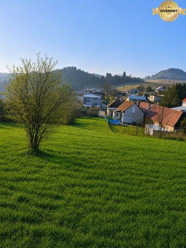 Reality Stavebný pozemok 1403m2 - SKLABIŇA -7 km od mesta Martin