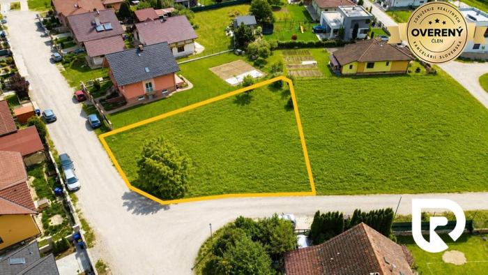 Reality RADO | IBA U NÁS! Stav. pozemok 904 m2, Trenčín - Záblati