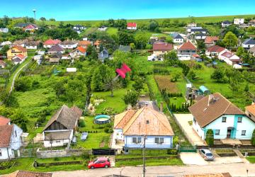 Reality PNORF – Stavebný pozemok 452 m² | šírka 28 m | súkromný lesík | Sasinkovo