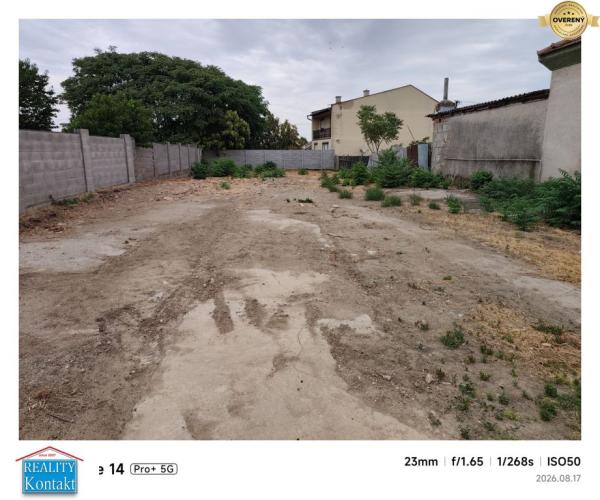 Reality Na predaj vyčistený stavebný pozemok s betónovým oplotením