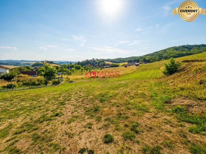 Reality POZEMOK URČENÝ NA VÝSTAVBU V PRÍJEMNEJ OBCI BLÍZKO ZVOLENA - PODZÁMČOK