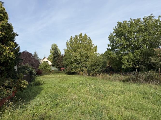 Reality Unikátny pozemok 697m2, Pútnicka ul., intravilán, Záhorská Bystrica, šírka 14m2