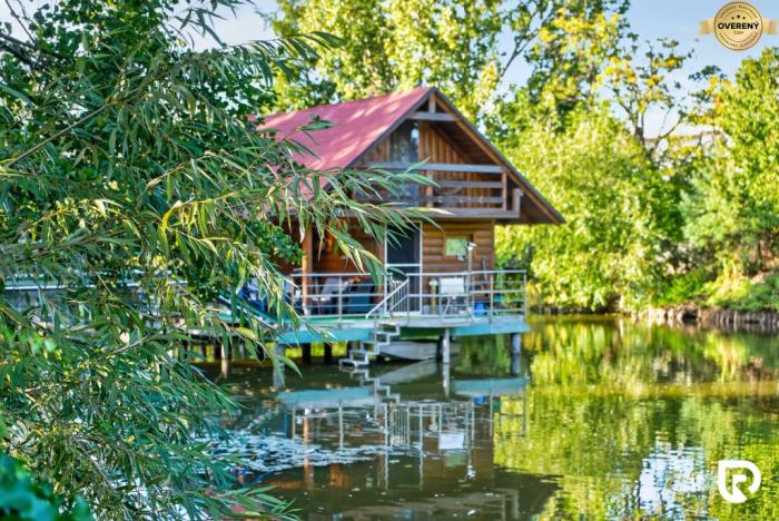 Reality RADO | Jazero s chatkou a ostrovom pre kačice | Oslany