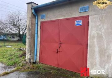 Reality SAMOSTATNÁ PANELOVÁ GARÁŽ S ELEKTRINOU A MONTÁŽNOU JAMOU - RUŽINOV