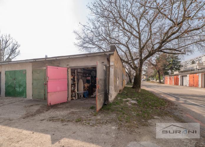 Reality Na predaj garáž s pozemkom – Teslova ulica, Ružinov (Bratislava)