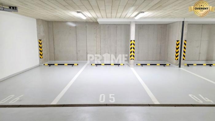 Reality Garážové parkovacie miesto, POD VINICOU, BIELY KRÍŽ, Nové Mesto